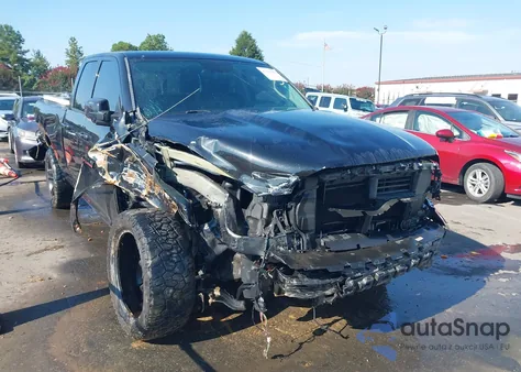 2017 Ram 1500 Night 4X4 6'4 Box z USA, uszkodzony, nr VIN 1C6RR7HT3HS705791